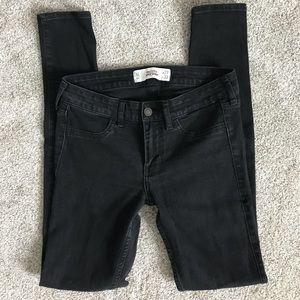Hollister Black Super Skinny Jeans (5L)